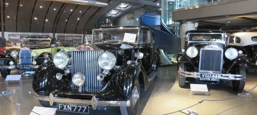 car-exhibits-at-the-helenic-motor-museum-in-athens-31