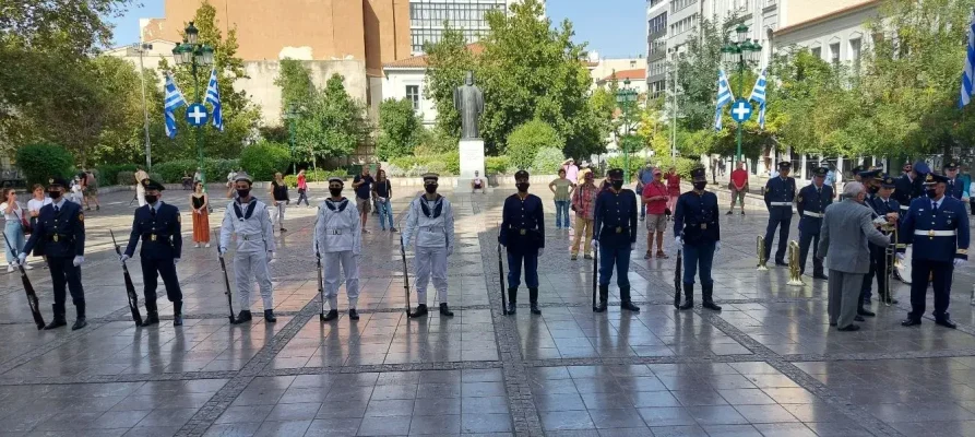 Soldiers on parade at the Metropolitan Cathedral of Athens